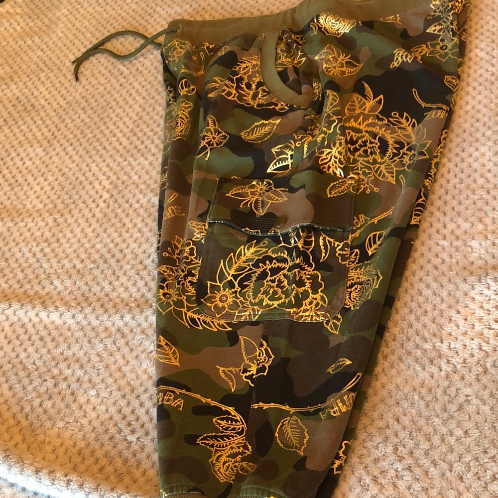 Zumba Fitness Camouflage Pants with Gold Floral Design - Picture 3 of 5